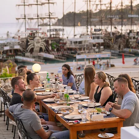 מלון Jade (adults Only)